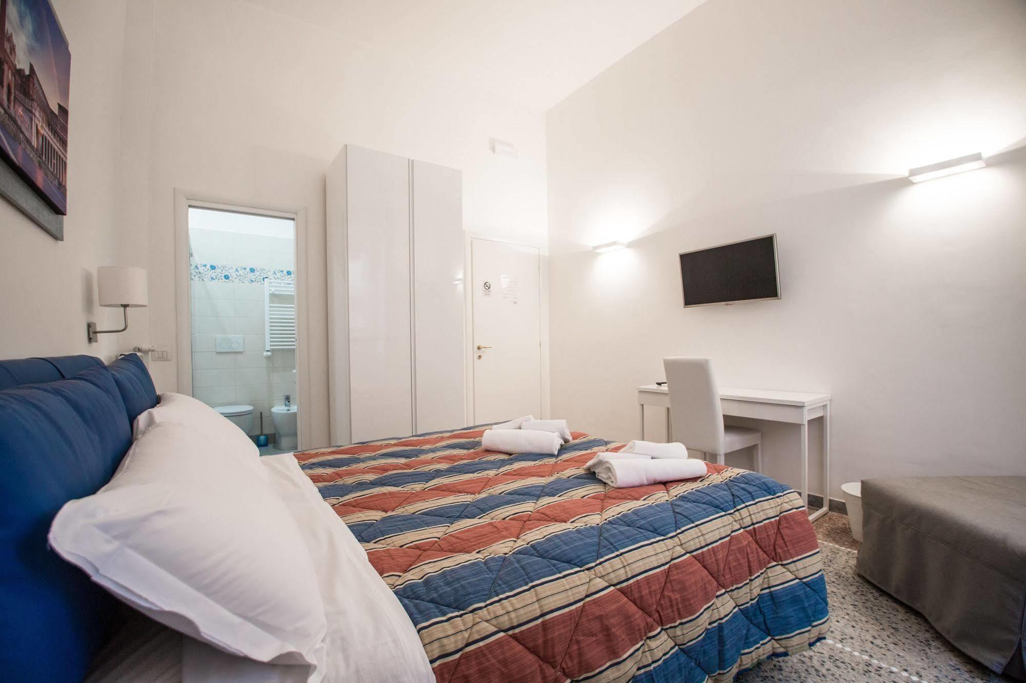 Desiderio Di Roma Hotel Bagian luar foto