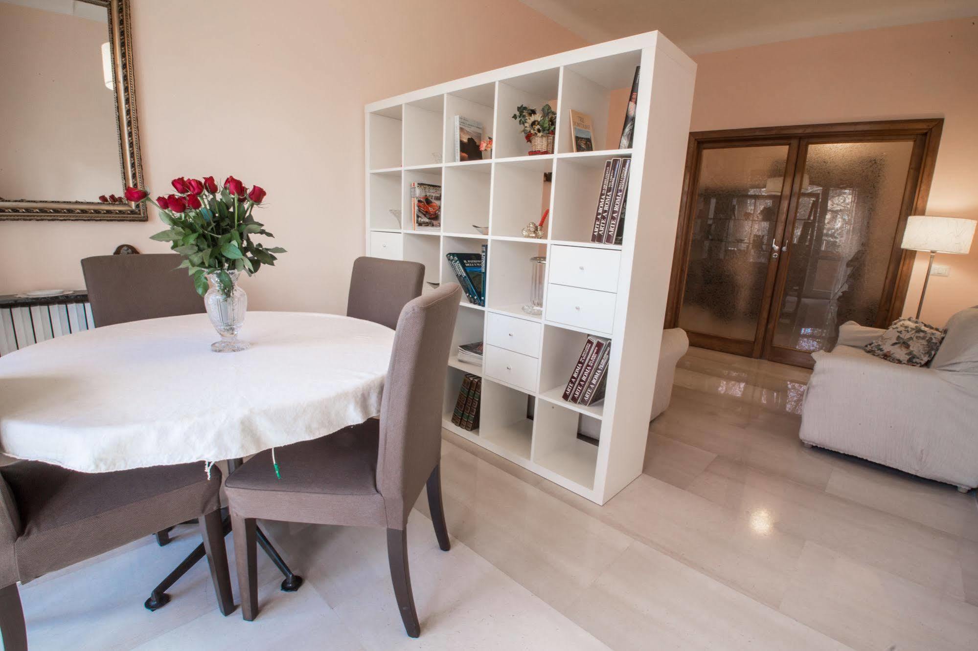Desiderio Di Roma Hotel Bagian luar foto