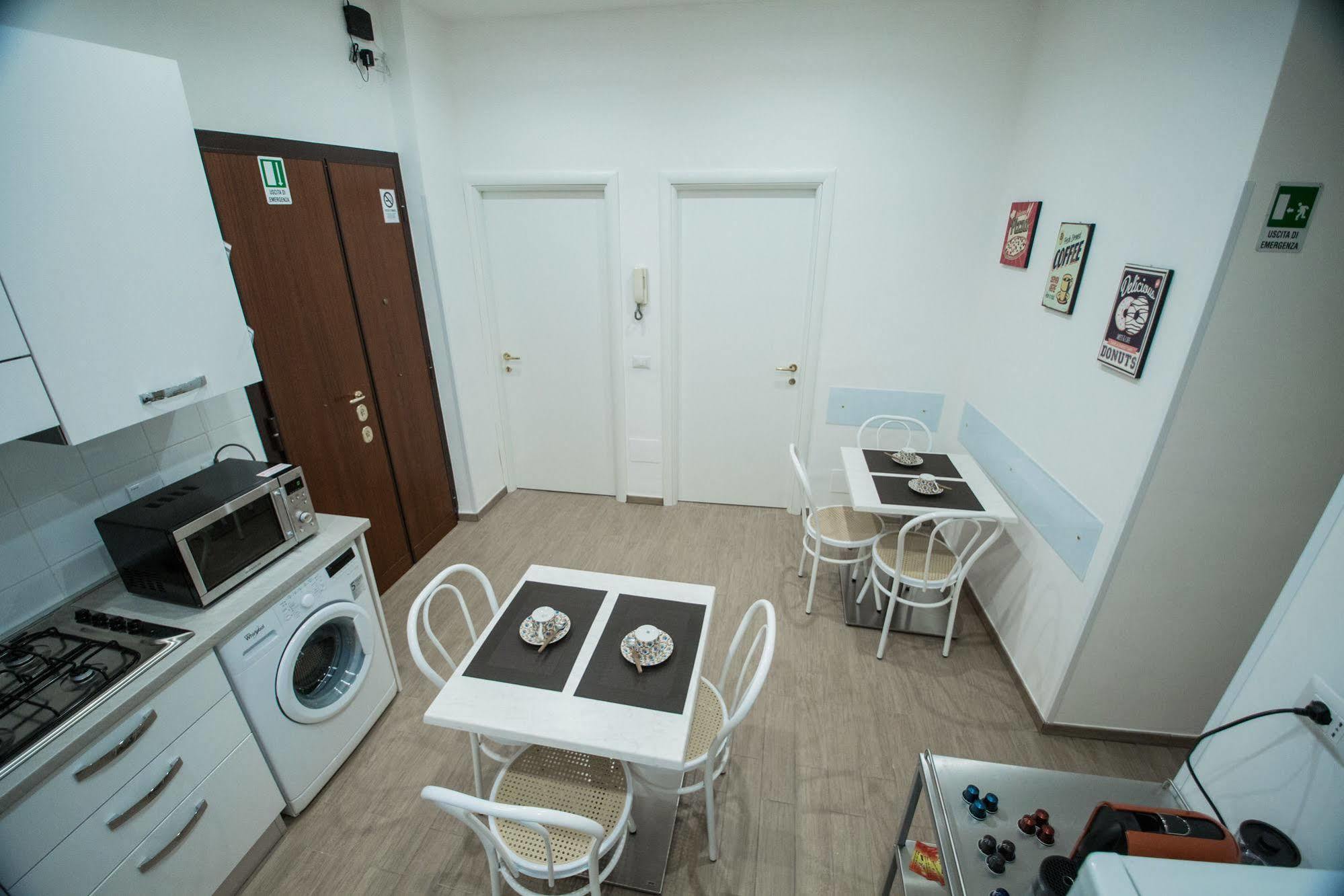Desiderio Di Roma Hotel Bagian luar foto