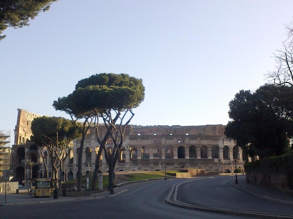 Desiderio Di Roma Hotel Bagian luar foto