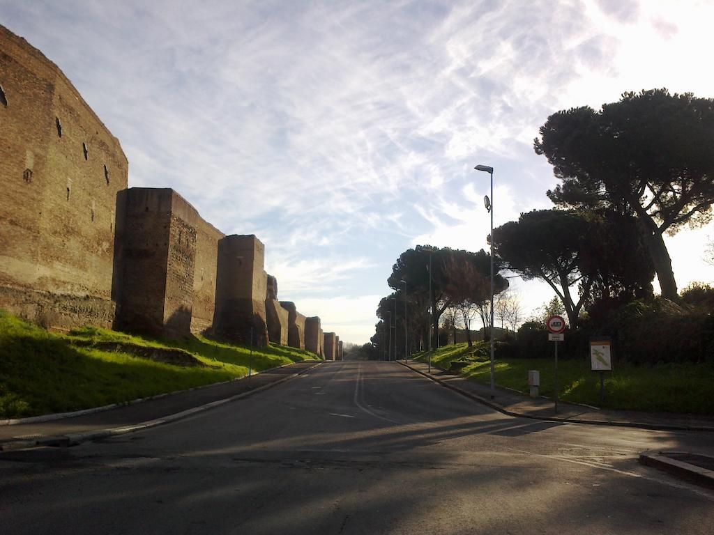 Desiderio Di Roma Hotel Bagian luar foto